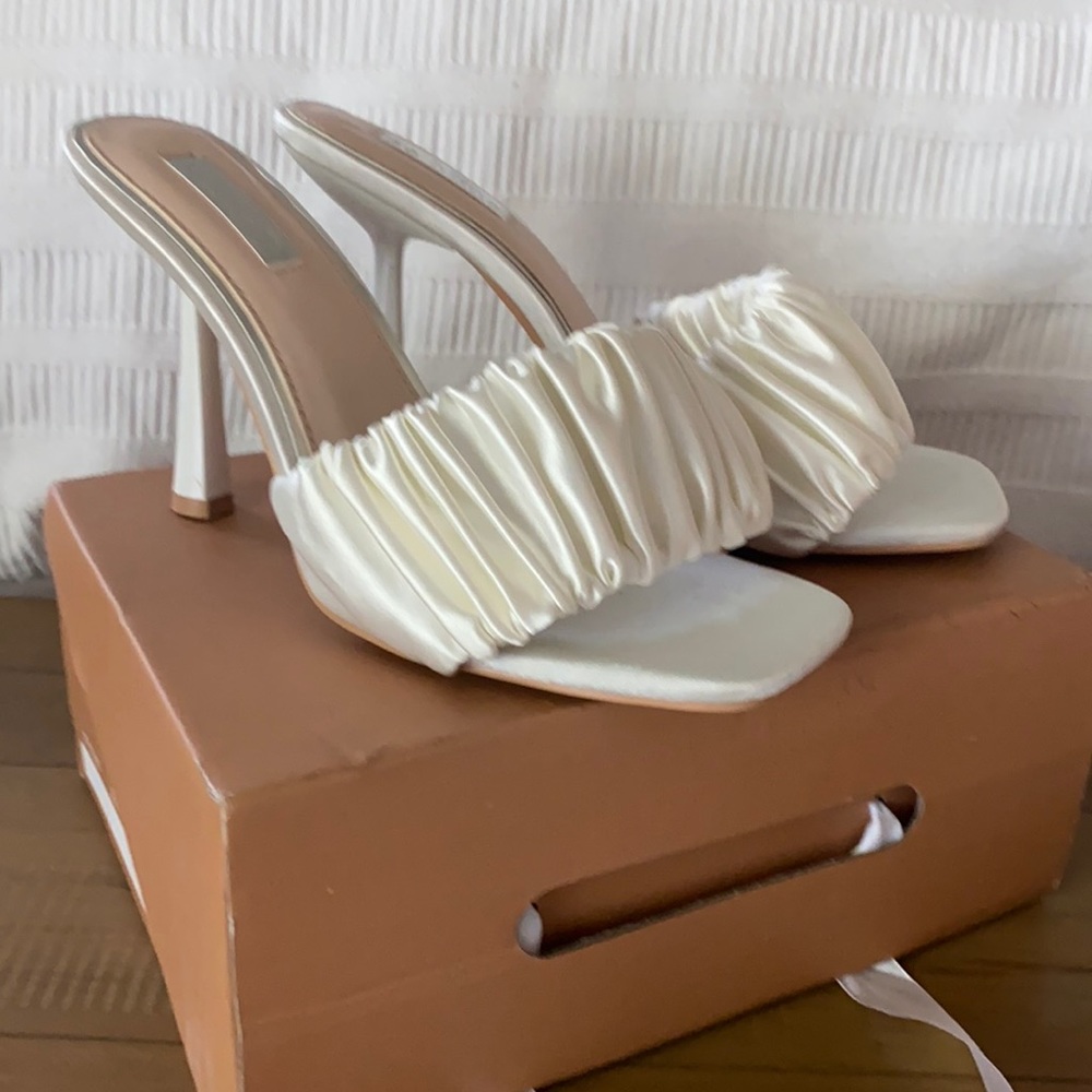 Bridal satin bottega style heels. 8 wide